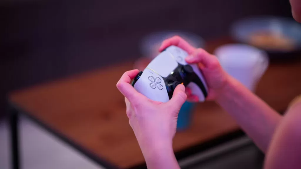 Jeśli nie potrzebujesz napędu w PS5, możesz kupić tańszą wersje Digital